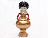 Lady in Pearls