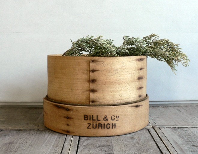 VINTAGE ///// Wooden Cylinder Shaped Strainer