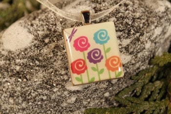 Cream with Flowers, a floral Scrabble tile Pendant in a tiny slide top box (Pendant, Ribbon Necklace in Tin Set) -073-