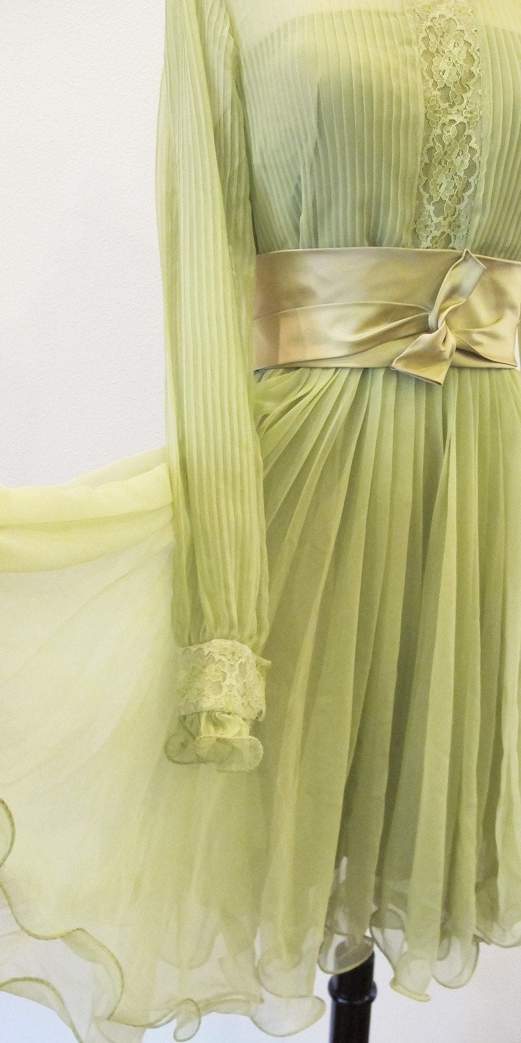 60s green dress / 1960s dress / 1960 dress / green chiffon dress / Miss Elliette / Garden Wedding