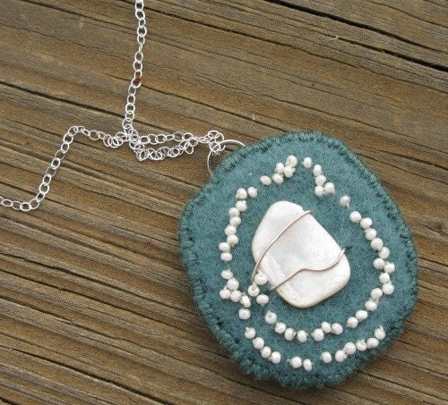 Shell Riverbottom pendant necklace