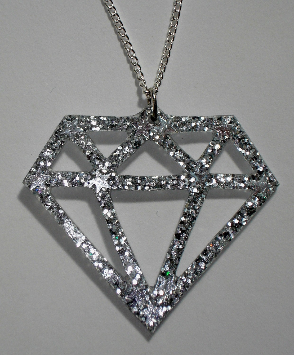 Sparkling silver glitter diamond necklace