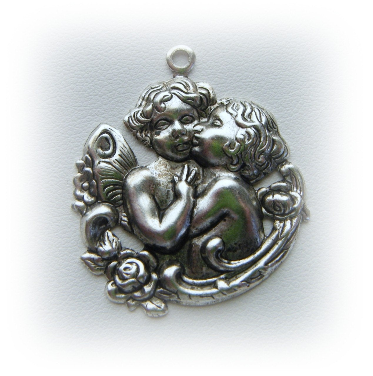 2 Hugging Cherubs Antique Silver Finish Jewelry Findings (C-D)