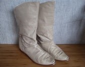 Vintage Taupe Flat Boots - Size 7