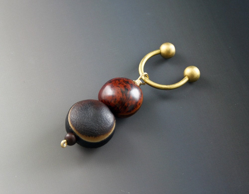 Key Ring - Natural Seed from the Amazon Rainforest and Brass - Eco Friendly