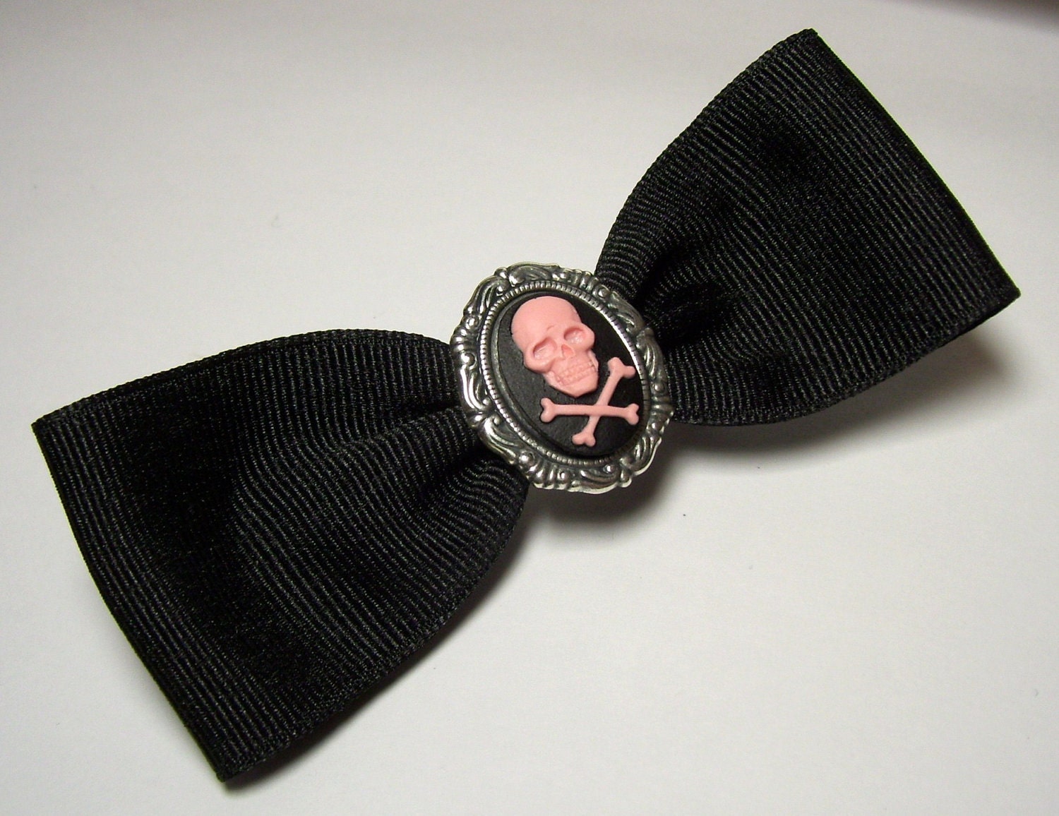 Adorable Antique Silver Black and Pink Skull Cross Bones Cameo Gothic Lolita Steampunk Hair Bow Barrette Pin Clip
