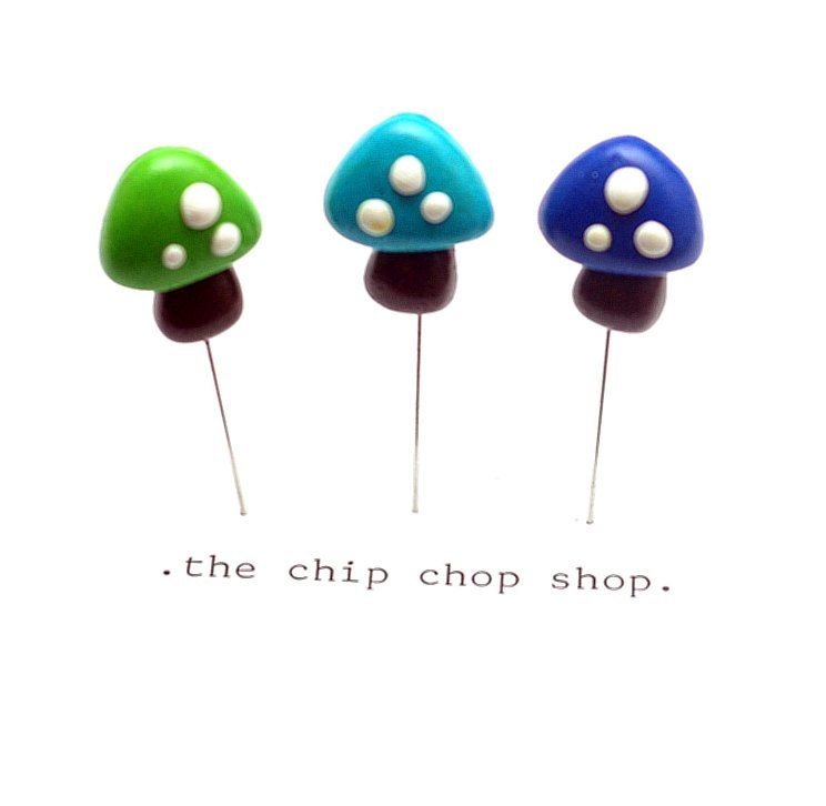 FIMO MAGIC -  3 whimsy mushroom pin toppers