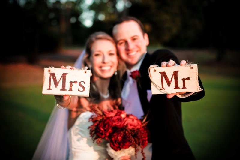 Individual Mr and Mrs Hanging Signs, Great for Sweetheart table chairs, Photo Prop, Anniversary, Rehersal Dinner, Housewarming