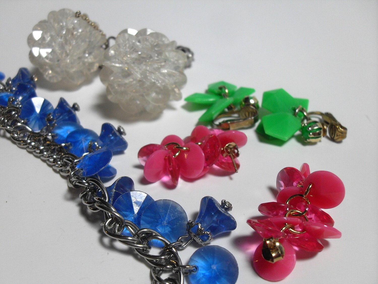Fun lot of wearable plastic beaded vintage earrings and bracelet