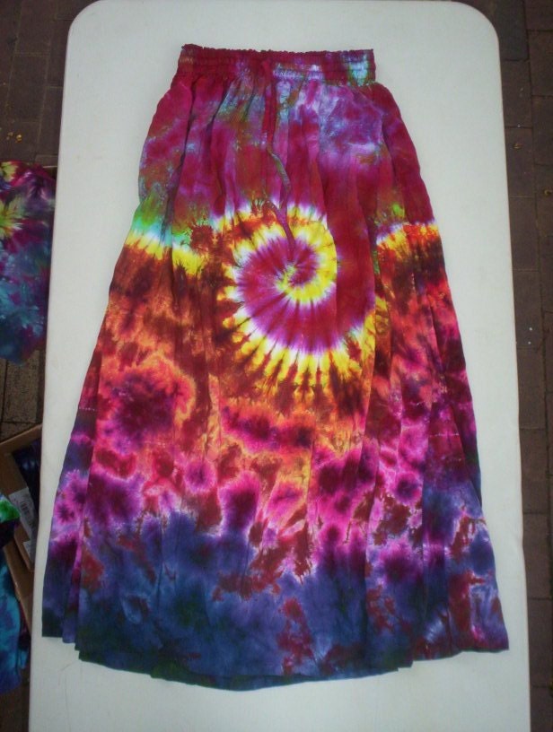 Summer  Wave Tie Dye Rayon Skirt Size L/XL