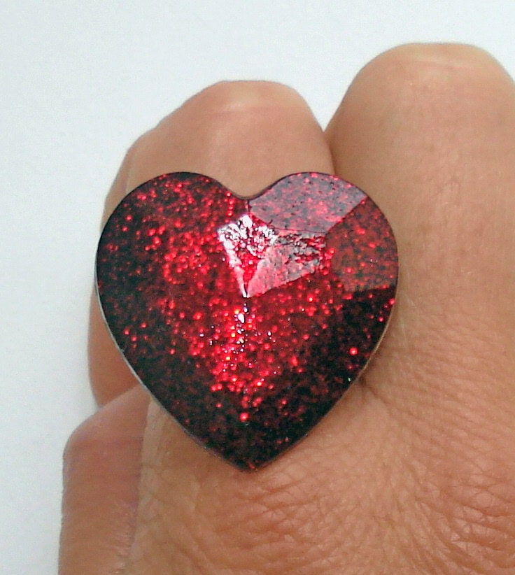 Dark red glitter gemstone shape heart ring