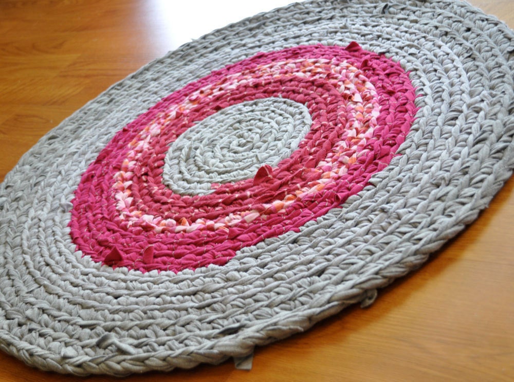 EKRA Crochet Rug Magenta Pink Red and Gray Round Upcycled Area