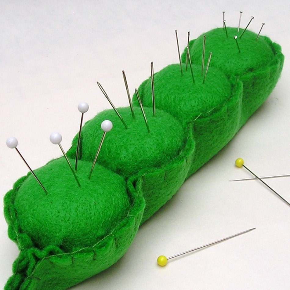 Emery Pincushion / Pin Cushion - Large Felt Pea Pod - Three Peas in a Pod
