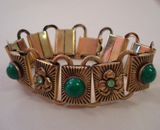 Vintage Gold Tone and Green Stone Detail Link Bracelet