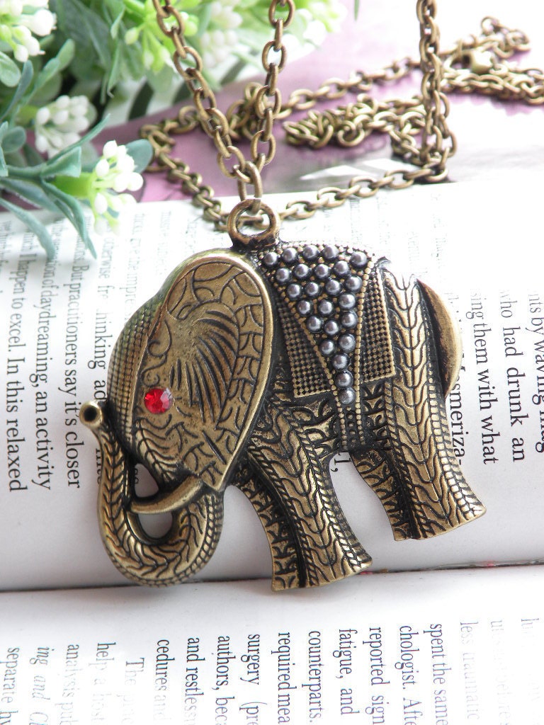 Antique retro copper red crystal eye Elephant necklace pendant vintage style