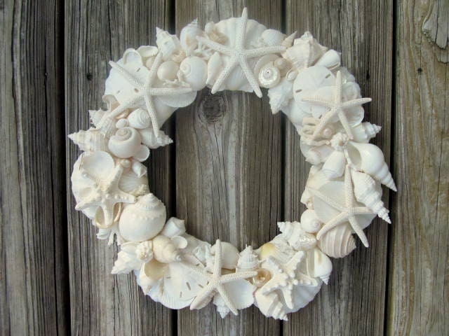 SEASHELL WREATH with white and ivory shells