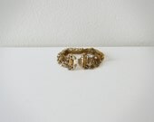 Vintage gold metal chain bracelet.