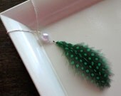 Green Spotted Feather Necklace with Pearl Accent