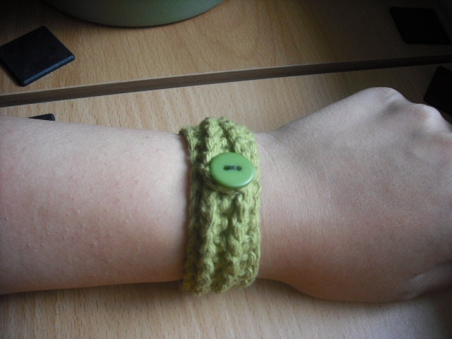 Crochet Bracelet Cotton Single Button in Light Olive Green By Dizzy Owl