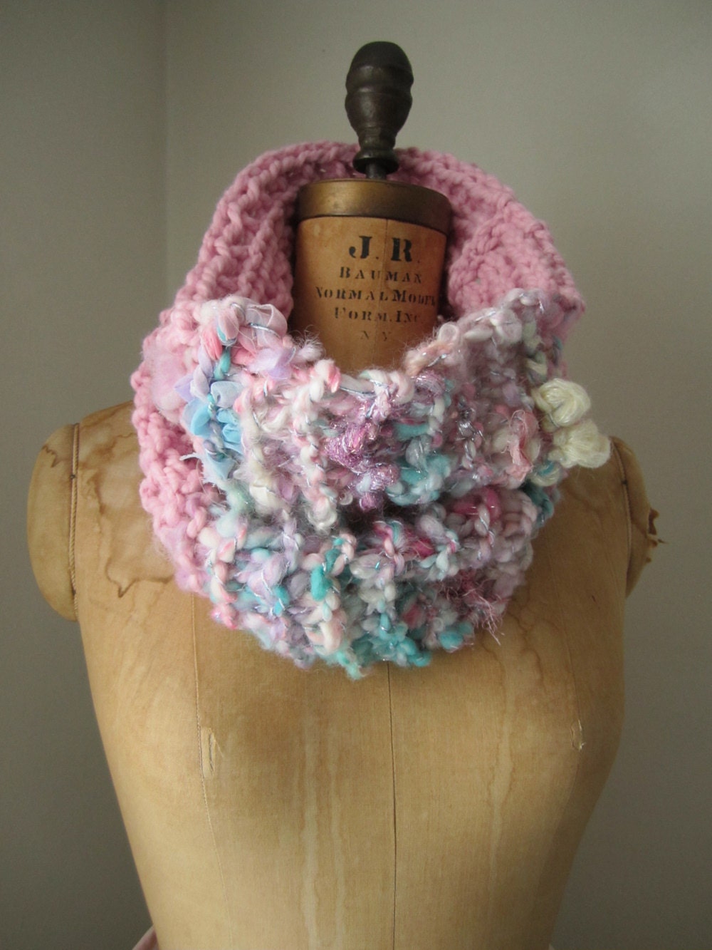 Bohemian knit cowl Light Pink. Turquoise.