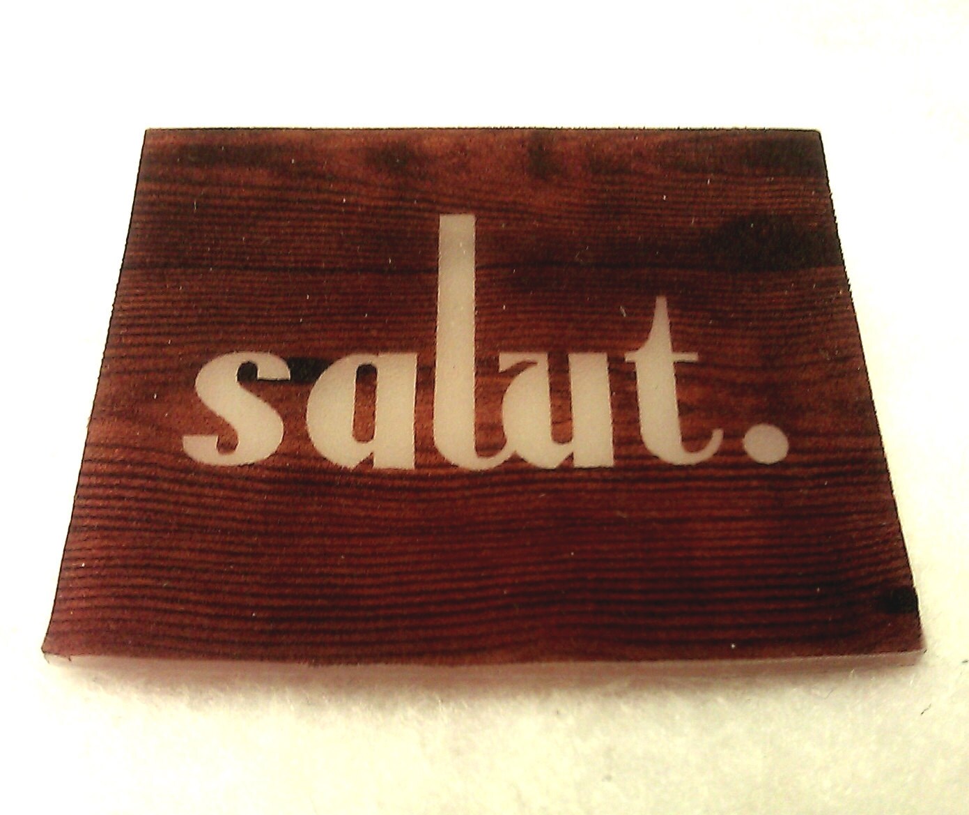 Salut (French hello) Brooch