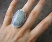 Oval Diamond Pattern Porcelain Ring in Blue