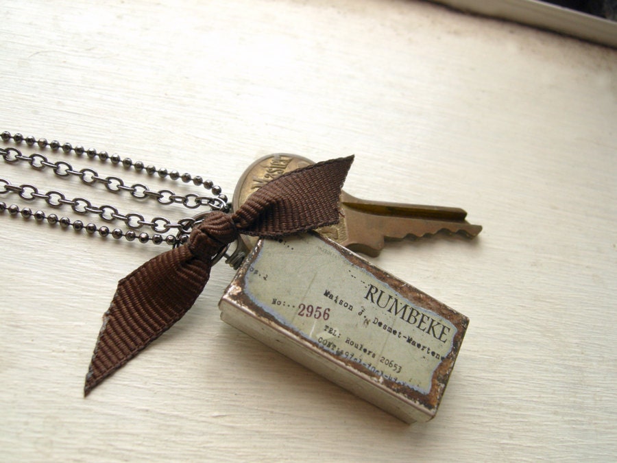 Keepsake Gunmetal Necklace - Best Kept Secret.