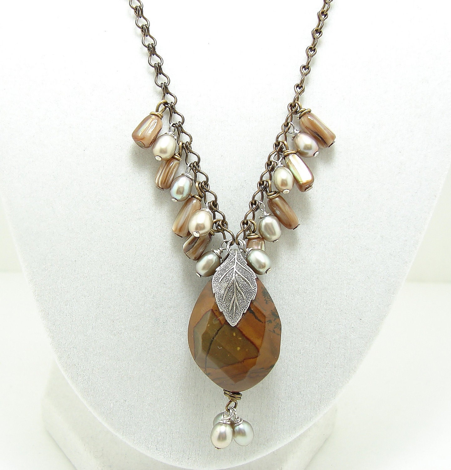 leaf brown agate, shell, silver pearl,vintage chain cluster necklace