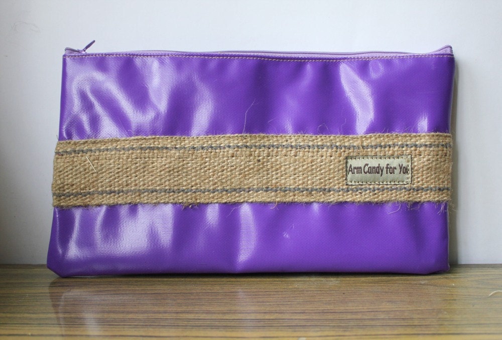 Phlox Cosmetic Case in Vinyl with Burlap & Zippered Top Waterproof