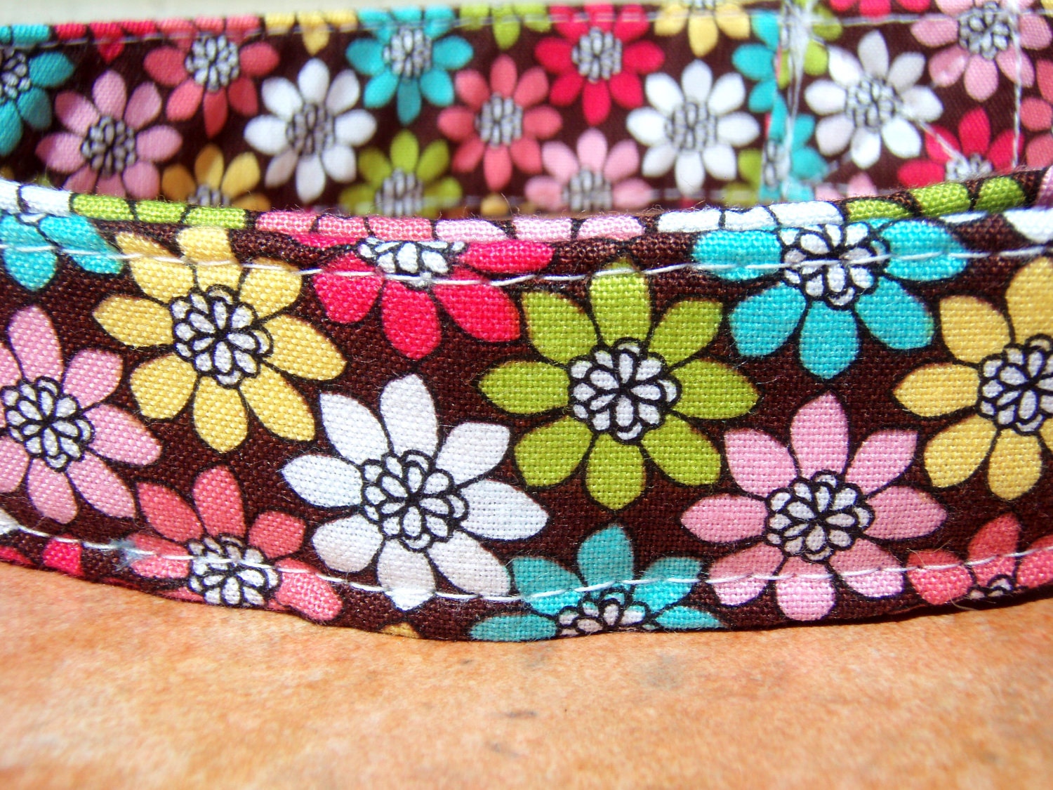 Swinging Seventies - Organic Cotton LARGE Dog Collar Retro Vintage Flower - All Antique Brass Hardware