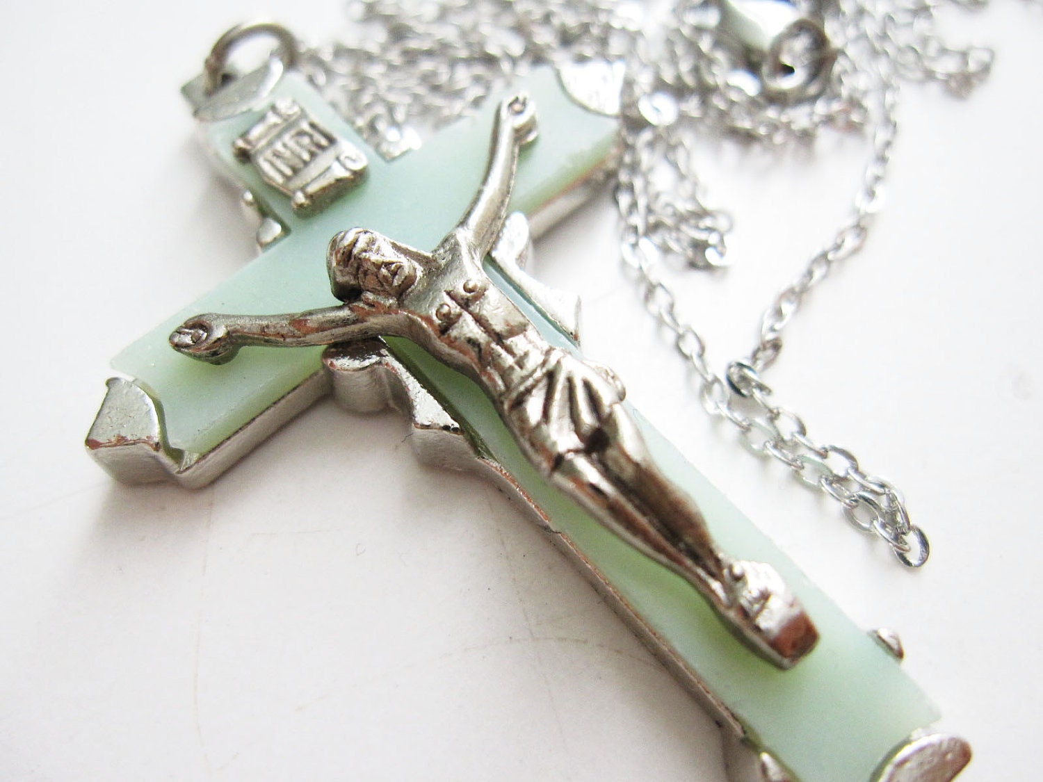 S I N G L E S Collection - Divinity Cross in Green Mint