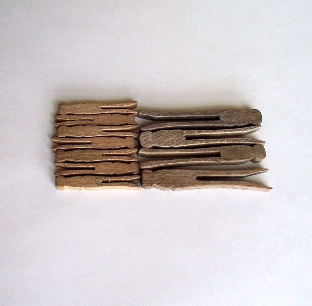 Vintage Wooden Clothes Pins (02)