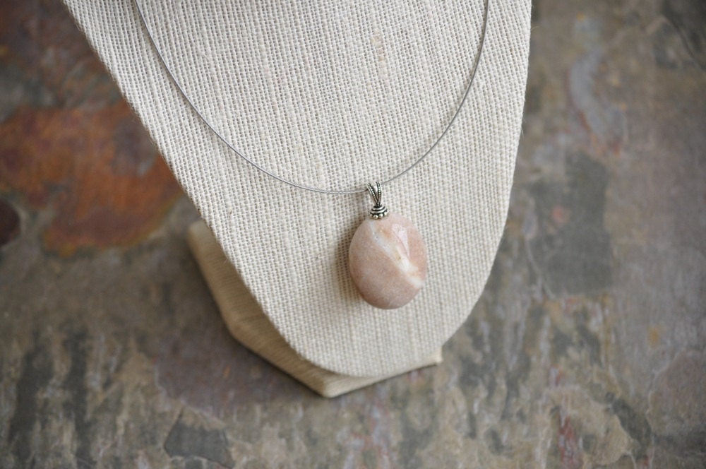 Beach Rock Necklace - Tumbled Caramel Stripe