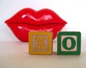 X O  wood block letters