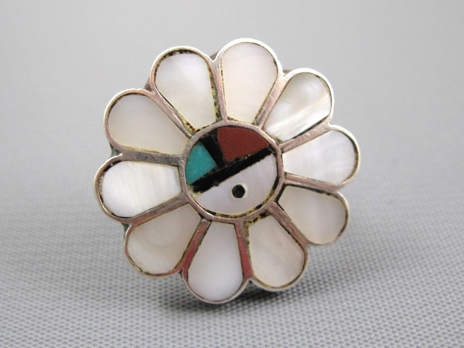 Sweet Vintage Zuni Sterling Turquoise MOP Sunface Kachina Ring Size 6