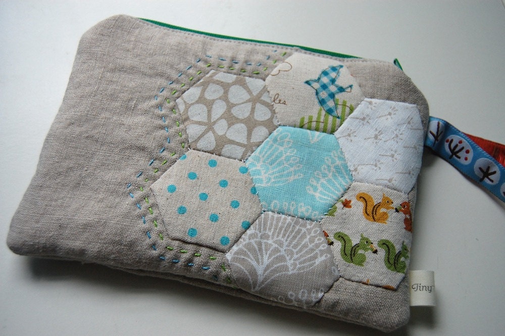 Linen Zipper Pouch, Hand Sewn, Hand Appliqued, Hand Quilted