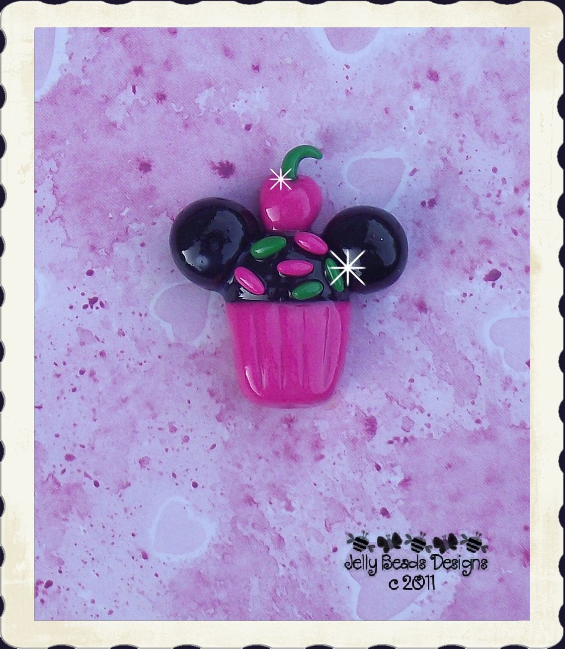 Cherrylicious Minnie Mouse Cupcake polymer clay bead/charm/bow center
