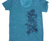 Women's Turquoise Graphic Floral Scoop Neck Tee Shirt