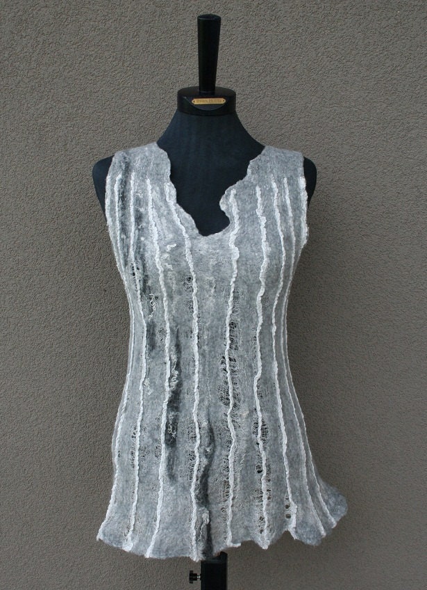 Nuno handfelted tunic ECO Gray / White (size xs/s) OOAK - SALE 15%