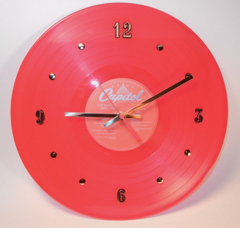 THE BEATLES Vinyl Record Wall Clock (The Beatles 1962-1966)