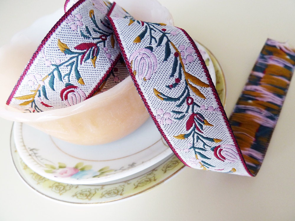 Jacquard Ribbon Trim, Regal Tulip Garden in Pinks and Reds, 2 Yards
