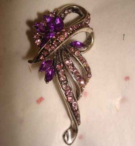 Signed KC Vintage Purple Lilac Rhinestone Brooch