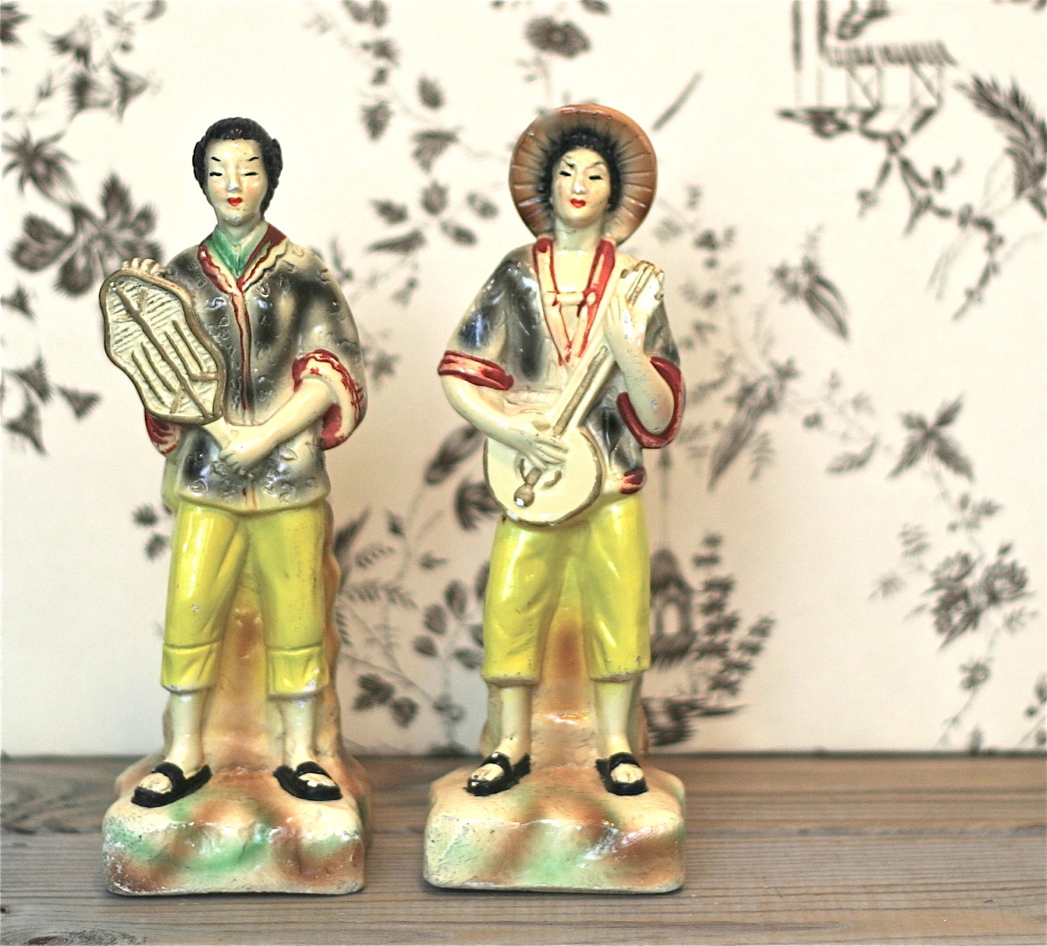 Vintage Asian Chalkware Figurines Musicians