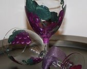 grapes wine glasses