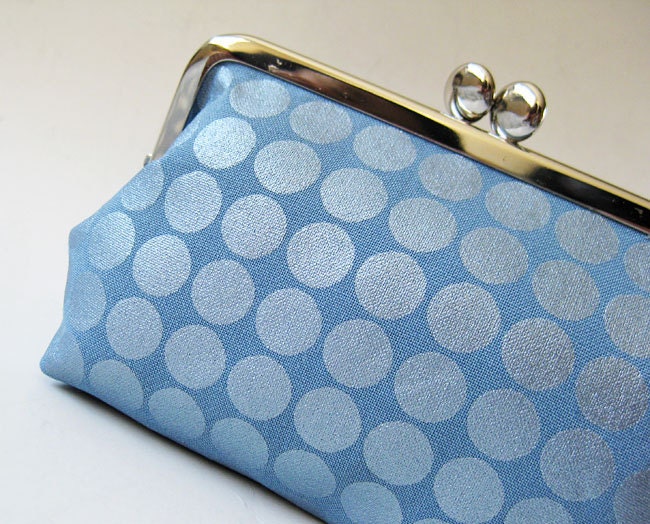 Kiss lock purse - Metallic blue dots