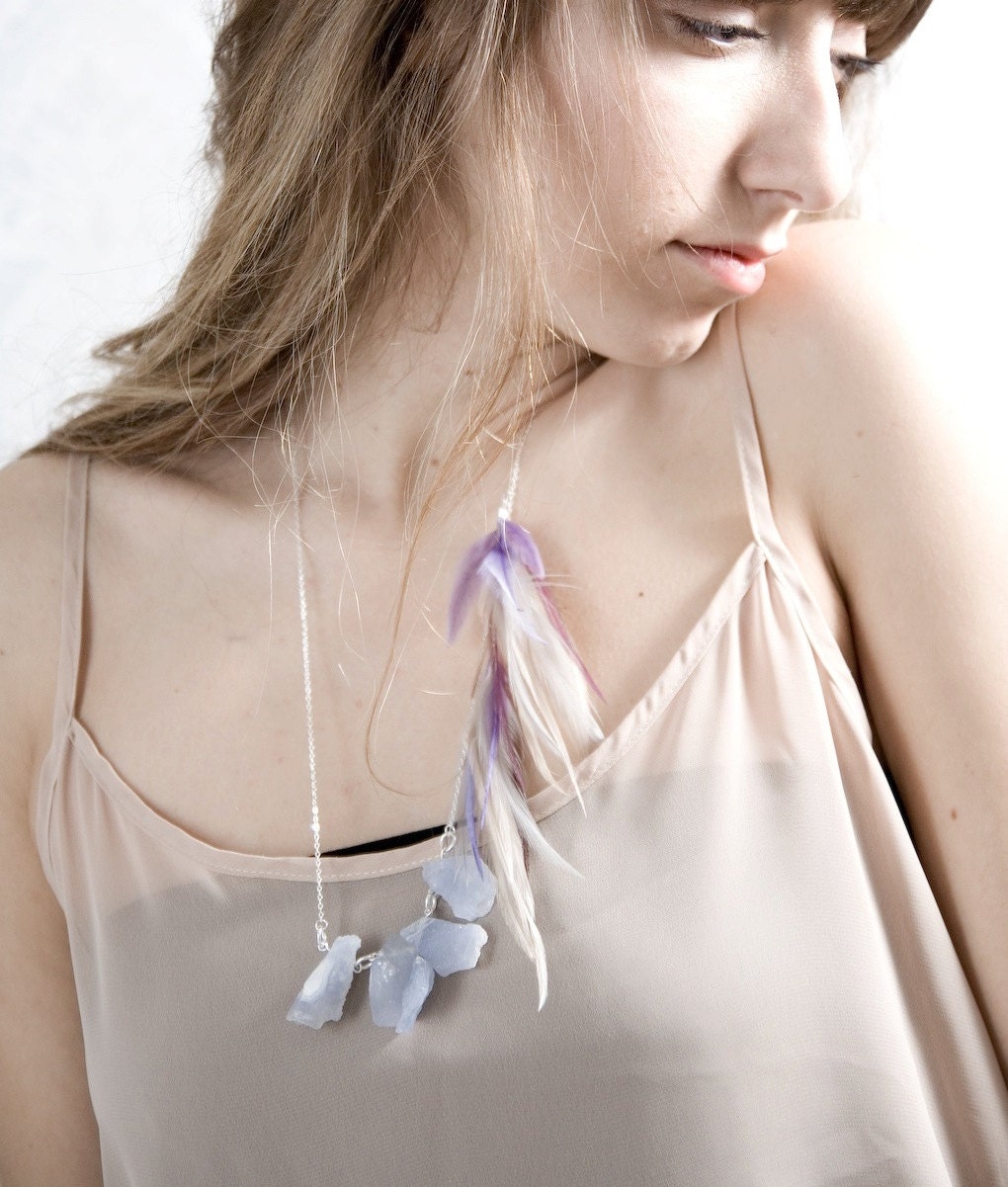 Murmures en novembre - Feather Necklace - Light blue rough chalcedony stones and silver plated chain - noemiah Murmures en novembre - Feather Necklace - Light blue rough chalcedony stones and silver plated chain - noemiah