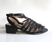shoes 8 sandals. gladiator t strap oxfords. 80s Dolcis. black leather.