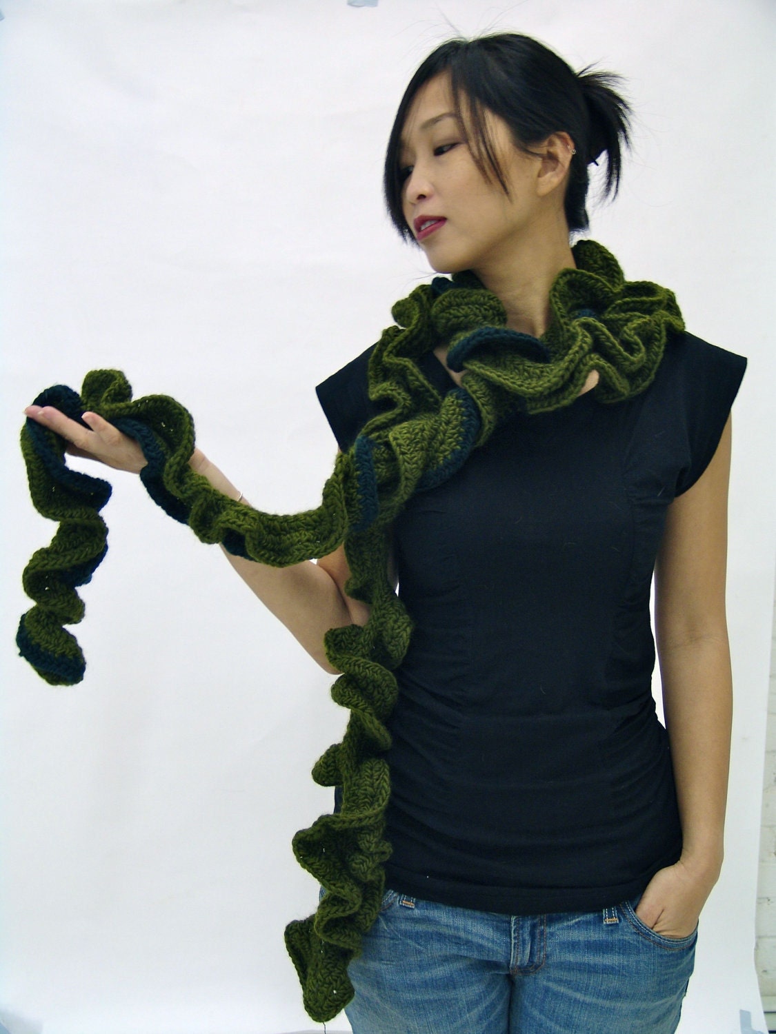 Handmade Dual color crochet ruffle scarf