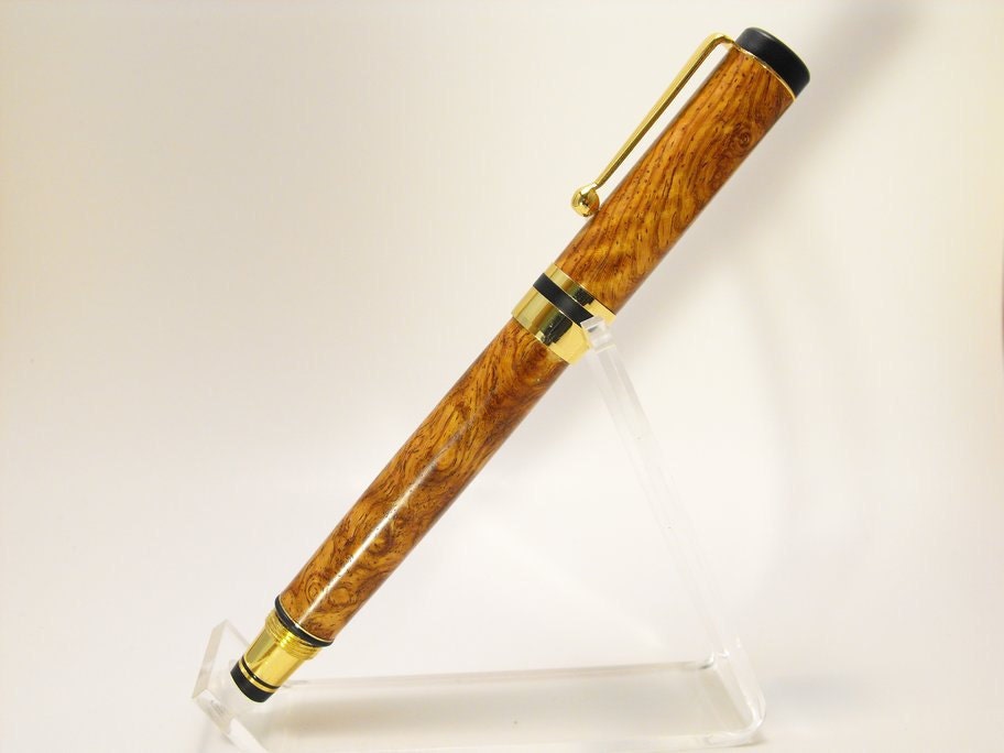 Amboyna Burl Clasic Fountain Pen with gold finish