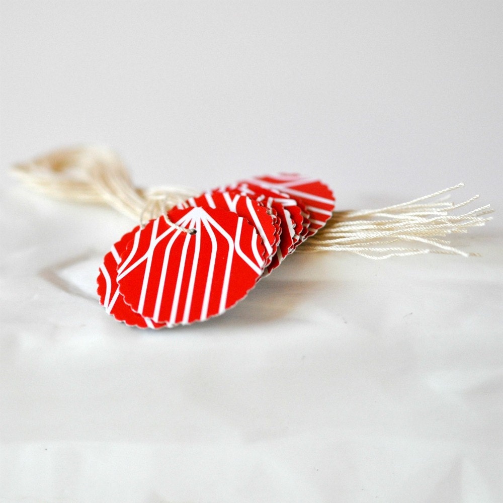 12 Geometic Red Mini Gift Tags Round Threaded